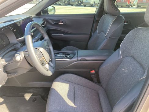 Used 2023 Toyota Crown XLE image 16