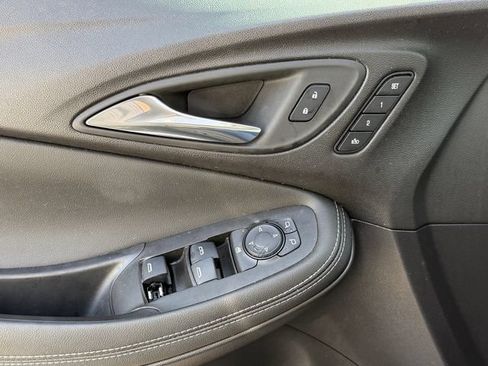 Certified 2023 Buick Encore GX Essence w/ Experience Buick Package FWD image 27
