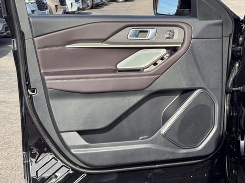 New 2026 Ford Explorer Platinum RWD image 16
