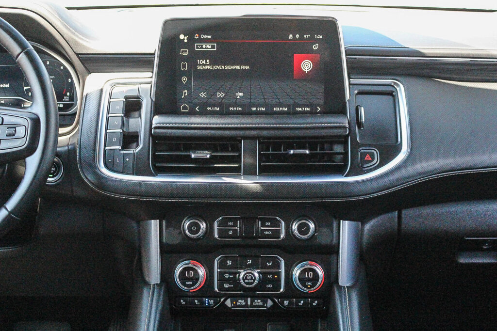 Used 2024 GMC Yukon XL SLT RWD image 3