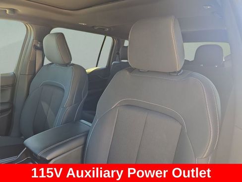 New 2025 Jeep Grand Cherokee L Laredo w/ Luxury Tech Group I RWD image 15