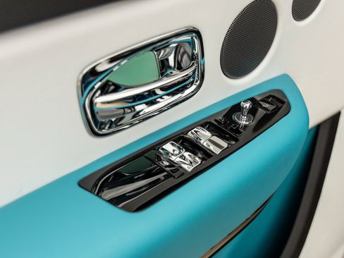 New 2026 Rolls-Royce Cullinan Black Badge image 21