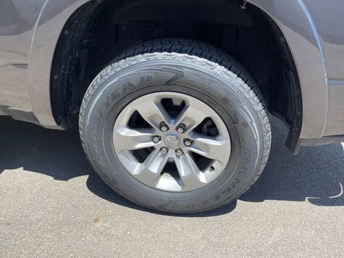 Used 2022 RAM 1500 Laramie AWD/4WD image 40