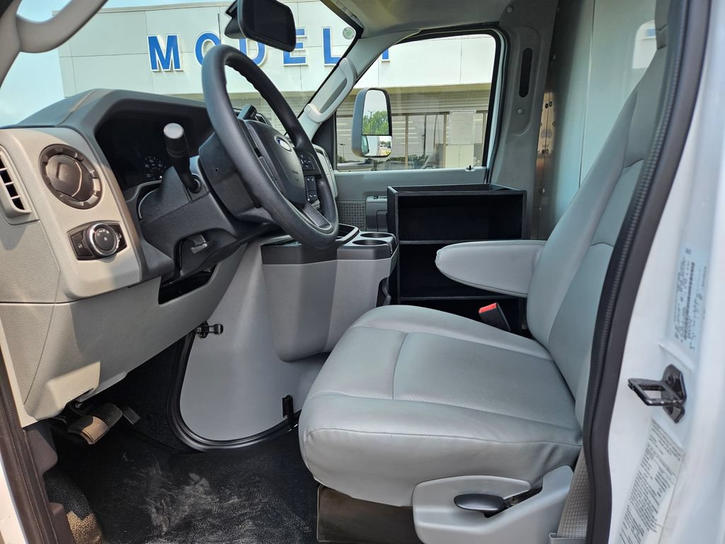 New 2026 Ford E-450 and Econoline 450 Super Duty w/ Shuttle Bus Prep Package RWD image 13