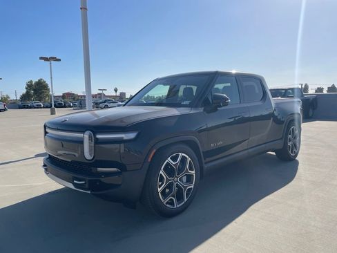 Used 2025 Rivian R1T Adventure Dual AWD/4WD image 5