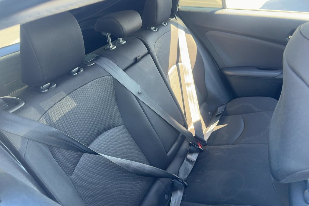 Used 2021 Toyota Prius L Eco FWD image 13