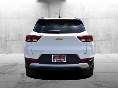 Used 2025 Chevrolet TrailBlazer LT AWD/4WD image 6