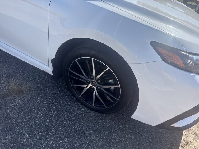 Used 2024 Toyota Camry SE AWD/4WD image 3