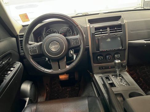 Used 2012 Jeep Liberty Sport RWD image 8
