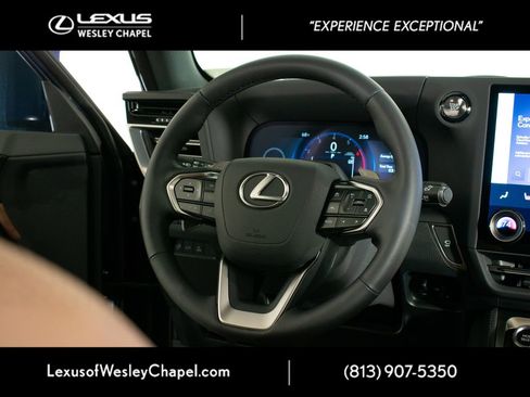 Used 2025 Lexus GX 550 w/ Accessory Package (Z1) image 30