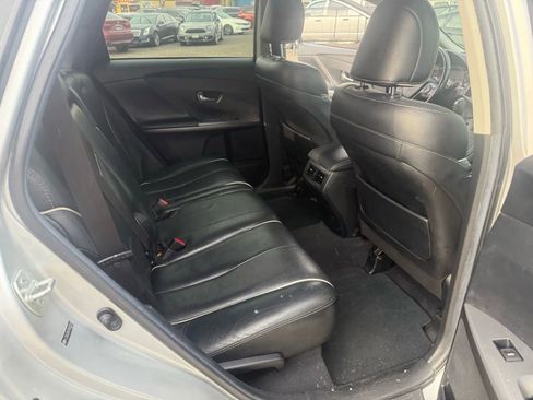 Used 2013 Toyota Venza XLE image 12
