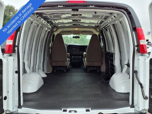 Used 2025 Chevrolet Express 2500 RWD image 15