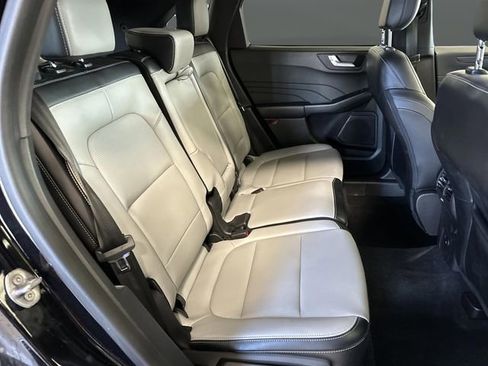 Certified 2023 Ford Escape Platinum image 32