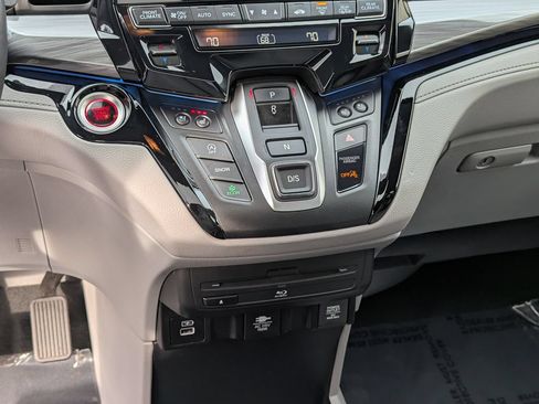 Used 2023 Honda Odyssey Elite image 34