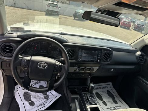 Used 2020 Toyota Tacoma 2WD Access Cab image 12