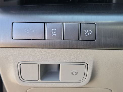 Used 2025 Hyundai Kona SEL FWD image 24