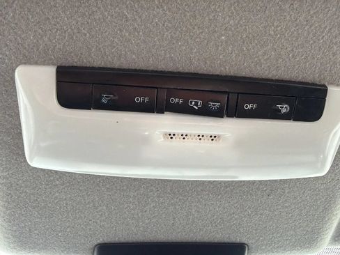 Used 2021 Nissan Kicks SV FWD image 21
