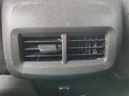 Used 2018 Chevrolet Equinox LT image 20