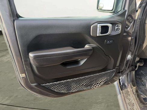 Used 2019 Jeep Wrangler Unlimited Rubicon image 15