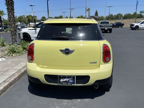 Used 2012 MINI Cooper Countryman FWD image 4