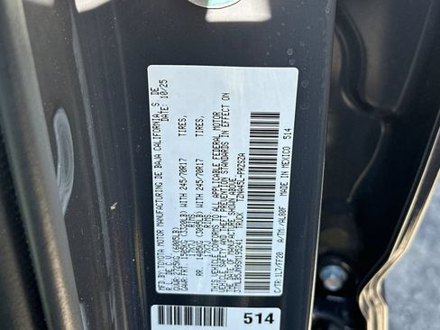 Used 2025 Toyota Tacoma SR5 AWD/4WD image 28