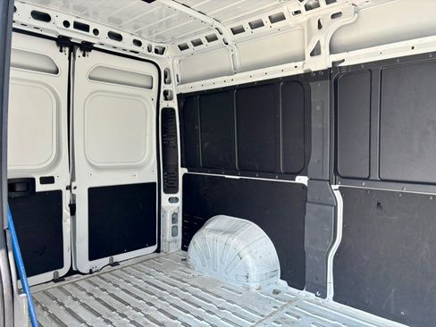 Used 2025 RAM ProMaster 2500 w/ Convenience Group FWD image 23