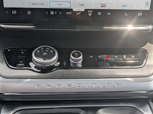 New 2026 Ford Expedition Platinum w/ Stealth Appearance Package AWD/4WD image 29