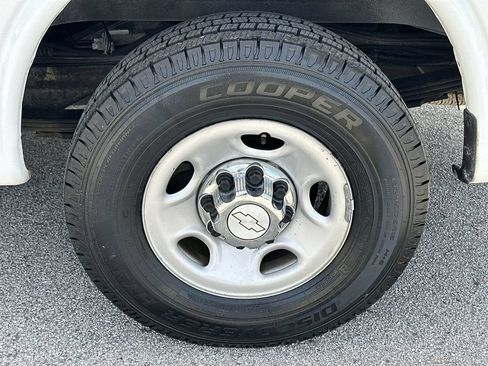 Certified 2017 Chevrolet Express 2500 w/ Express Access Plus Package RWD image 30