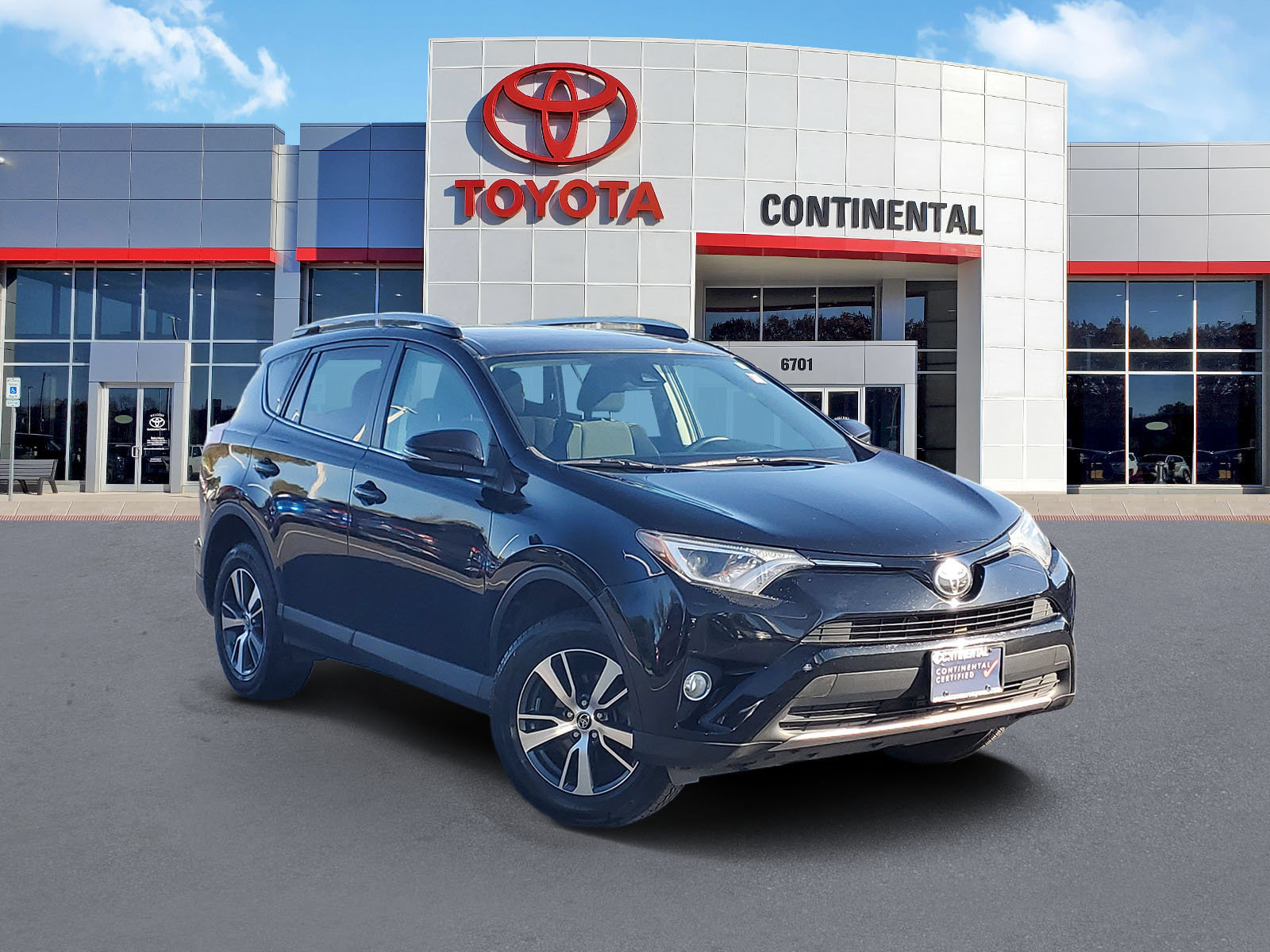 Certified 2018 Toyota RAV4 XLE w/ Plus Extra Value Package AWD/4WD image 2