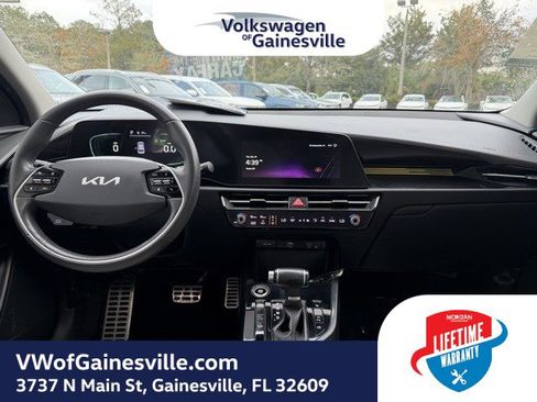 Used 2023 Kia Niro EX Touring image 13