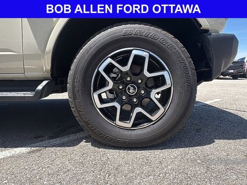 Used 2025 Ford Bronco Outer Banks AWD/4WD image 10