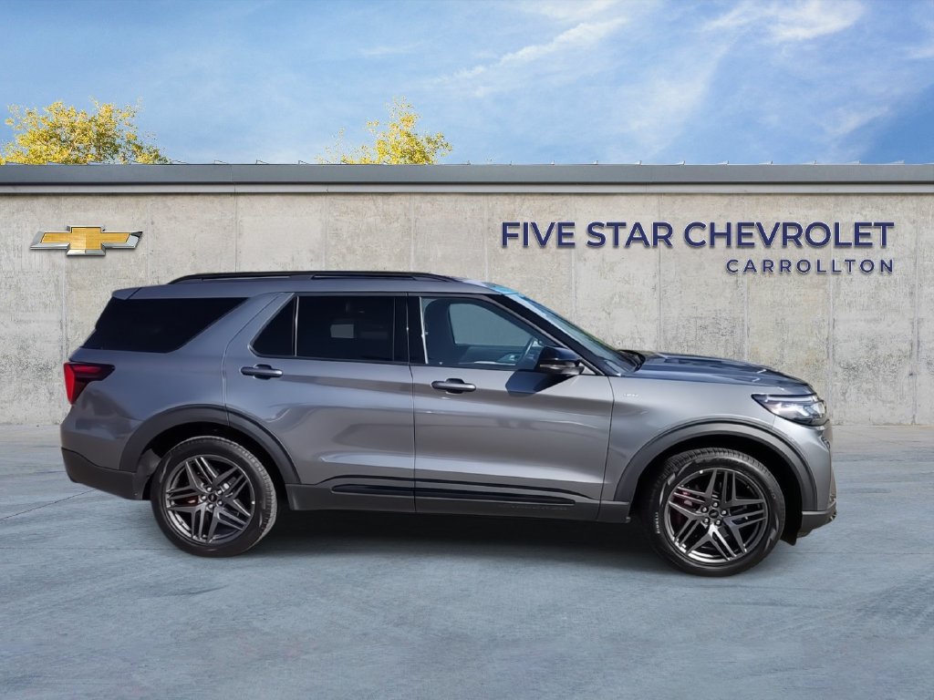Used 2025 Ford Explorer ST-Line w/ ST-Line Street Pack AWD/4WD image 9