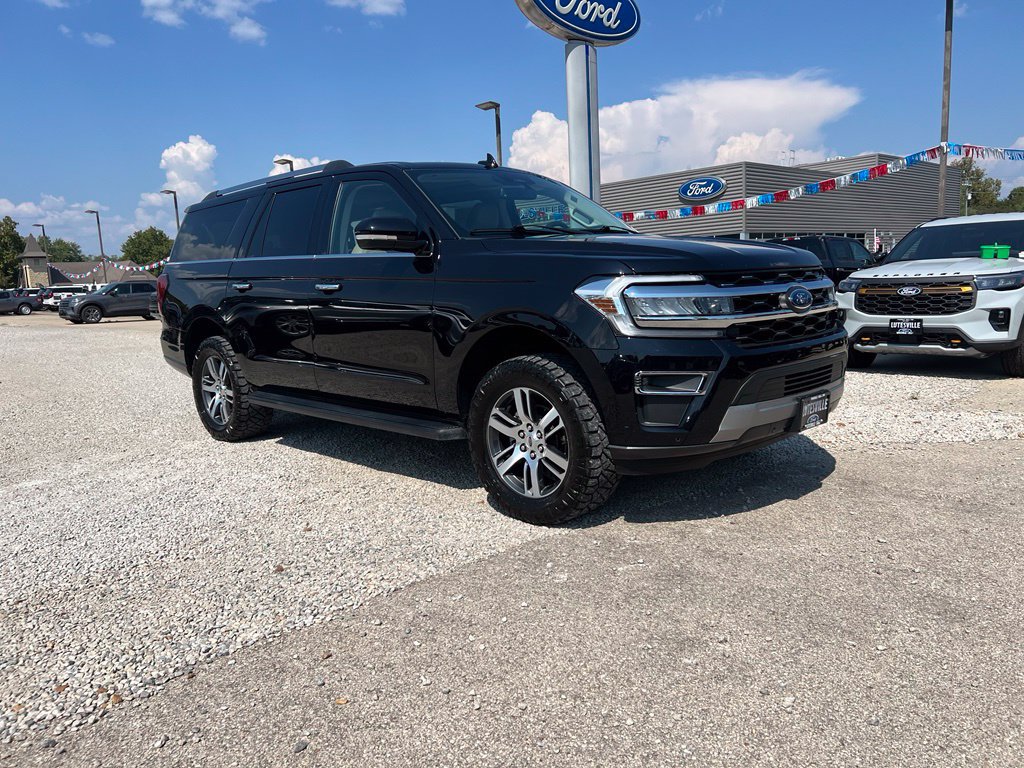 Used 2024 Ford Expedition Max Limited AWD/4WD image 2