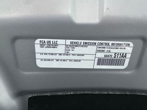 Used 2020 Chrysler Pacifica Touring-L FWD image 58