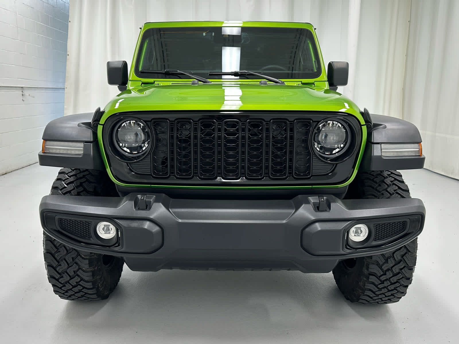 Used 2025 Jeep Wrangler Unlimited Sport AWD/4WD image 5