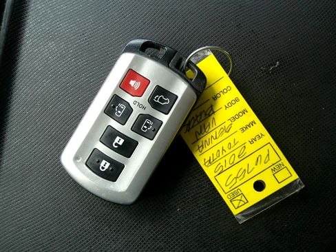 Used 2015 Toyota Sienna XLE Premium image 44