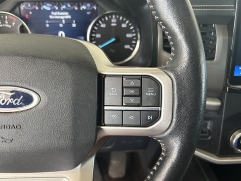Used 2022 Ford Expedition XLT AWD/4WD image 13