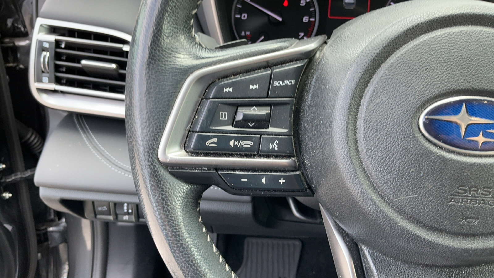 Used 2024 Subaru Outback Limited AWD/4WD image 19