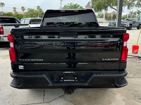 Used 2019 Chevrolet Silverado 1500 Custom w/ Custom Convenience Package image 6