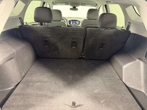 Used 2022 GMC Terrain SLE w/ Elevation Edition FWD image 21