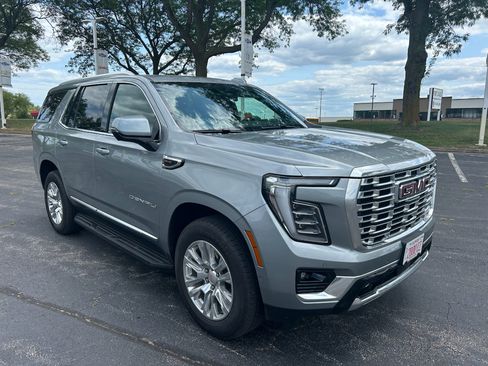 Used 2025 GMC Yukon Denali AWD/4WD image 3