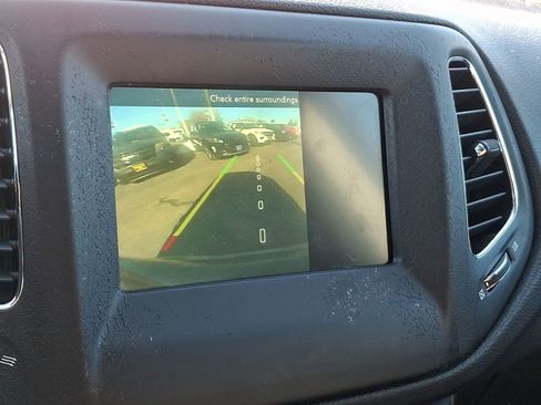 Used 2020 Jeep Compass Latitude w/ Cold Weather Group image 18