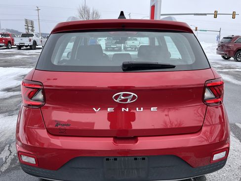 Used 2022 Hyundai Venue SEL image 9