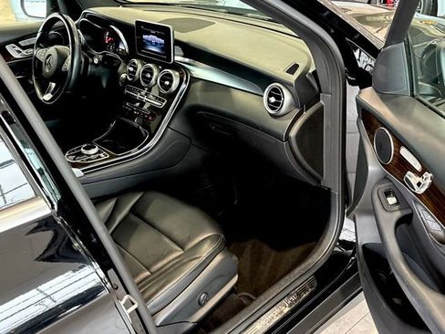 Used 2019 Mercedes-Benz GLC 300 image 31