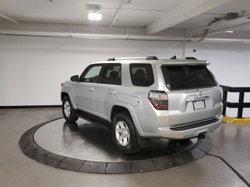 Used 2020 Toyota 4Runner SR5 Premium image 6
