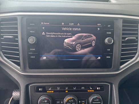 Used 2021 Volkswagen Atlas Cross Sport SE image 20