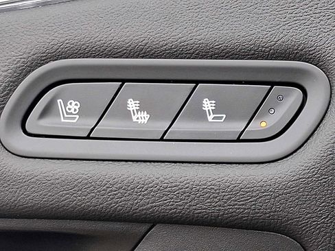 Used 2024 Cadillac Escalade Premium Luxury image 26