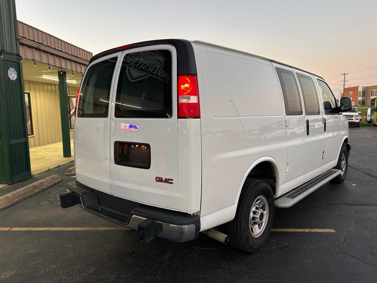 Used 2022 GMC Savana 2500 w/ Driver Convenience Package RWD image 3