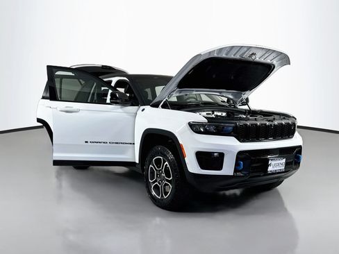 Used 2023 Jeep Grand Cherokee Trailhawk w/ Advanced Protech Group II AWD/4WD image 27