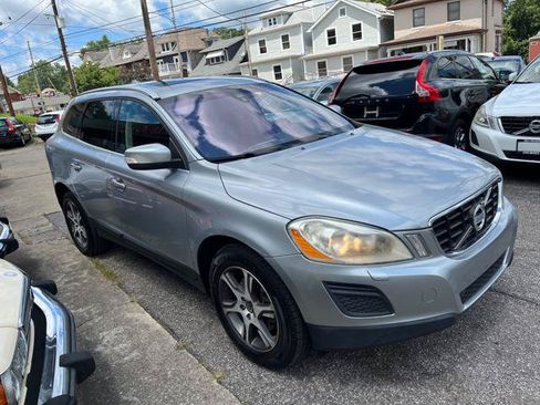 Used 2013 Volvo XC60 T6 AWD/4WD image 4